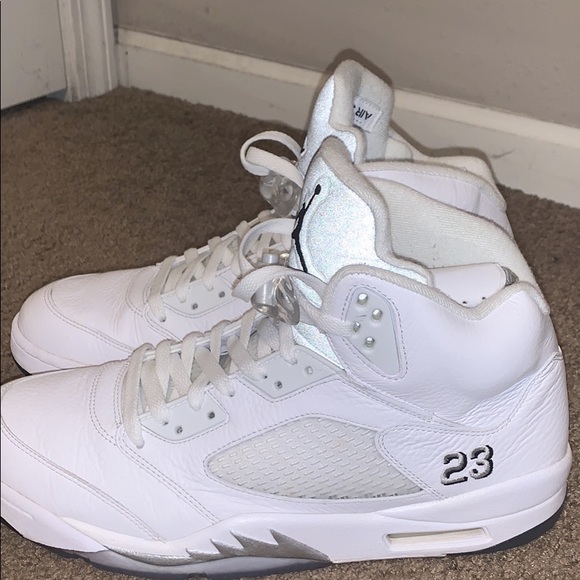 Jordan 5 Retro Metallic White - Picture 3 of 7